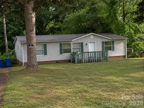 153 Ridgewood St, Shelby, NC, 28152-8221 | Card Image