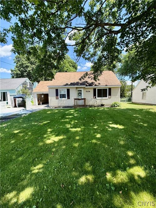 7124 Buckley Rd, Liverpool, NY, 13088-5406 | Card Image