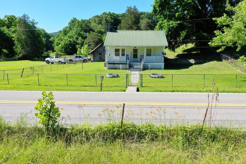 3956 Mulberry Gap Rd, Sneedville, TN, 37869-7018 | Card Image