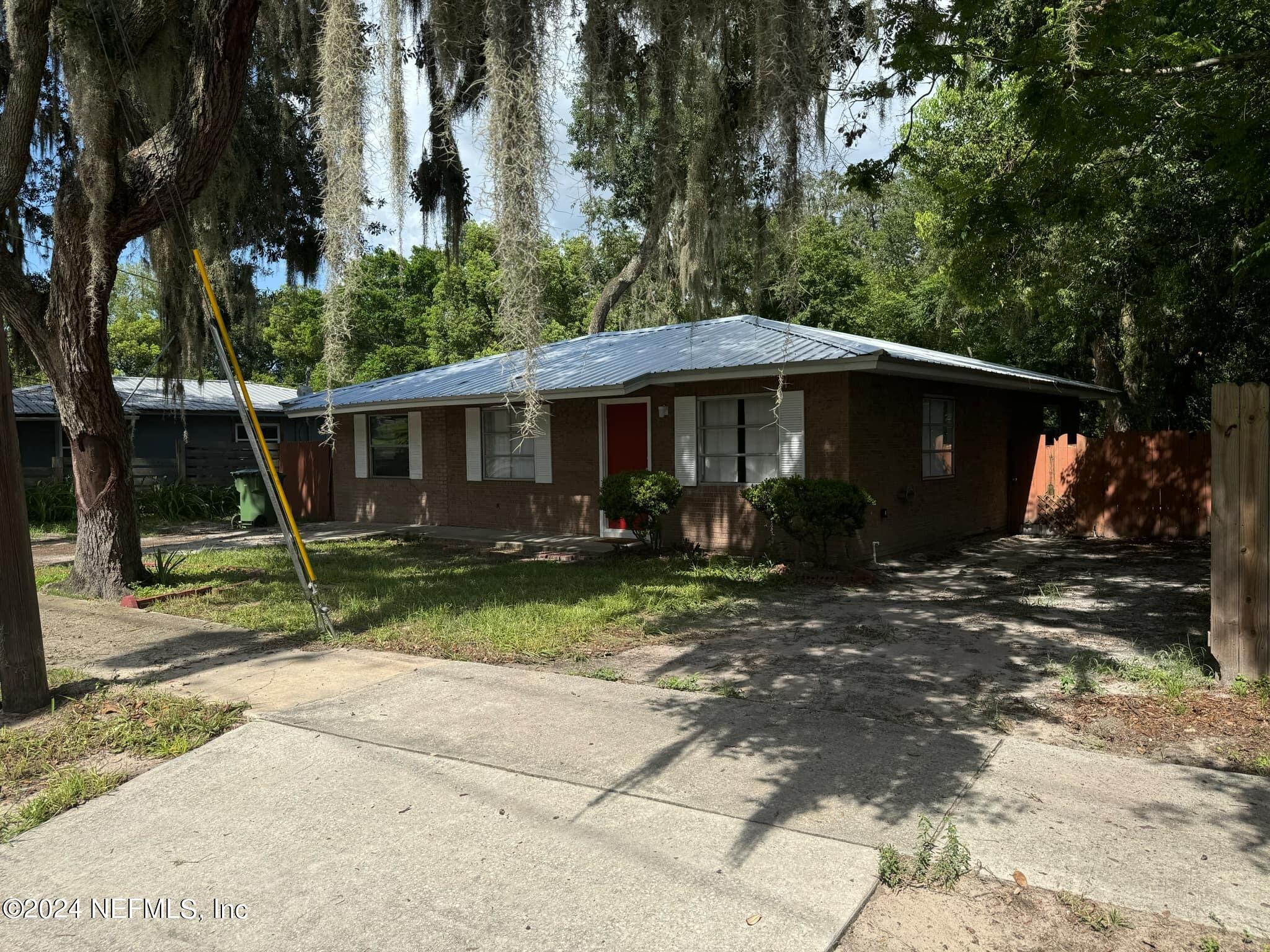 15th St, Palatka, FL 32177