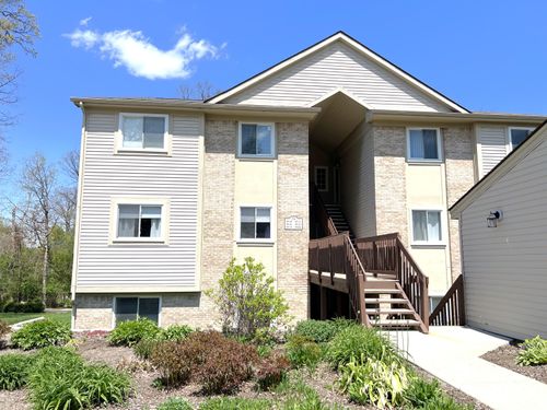 84-4912 Ashley Ln, Waterford, MI, 48329-1703 | Card Image