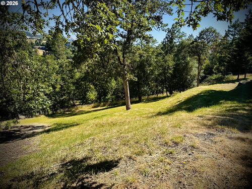 214 Gray Squirrel Ct, Winchester, OR, 97495-8970 | Card Image