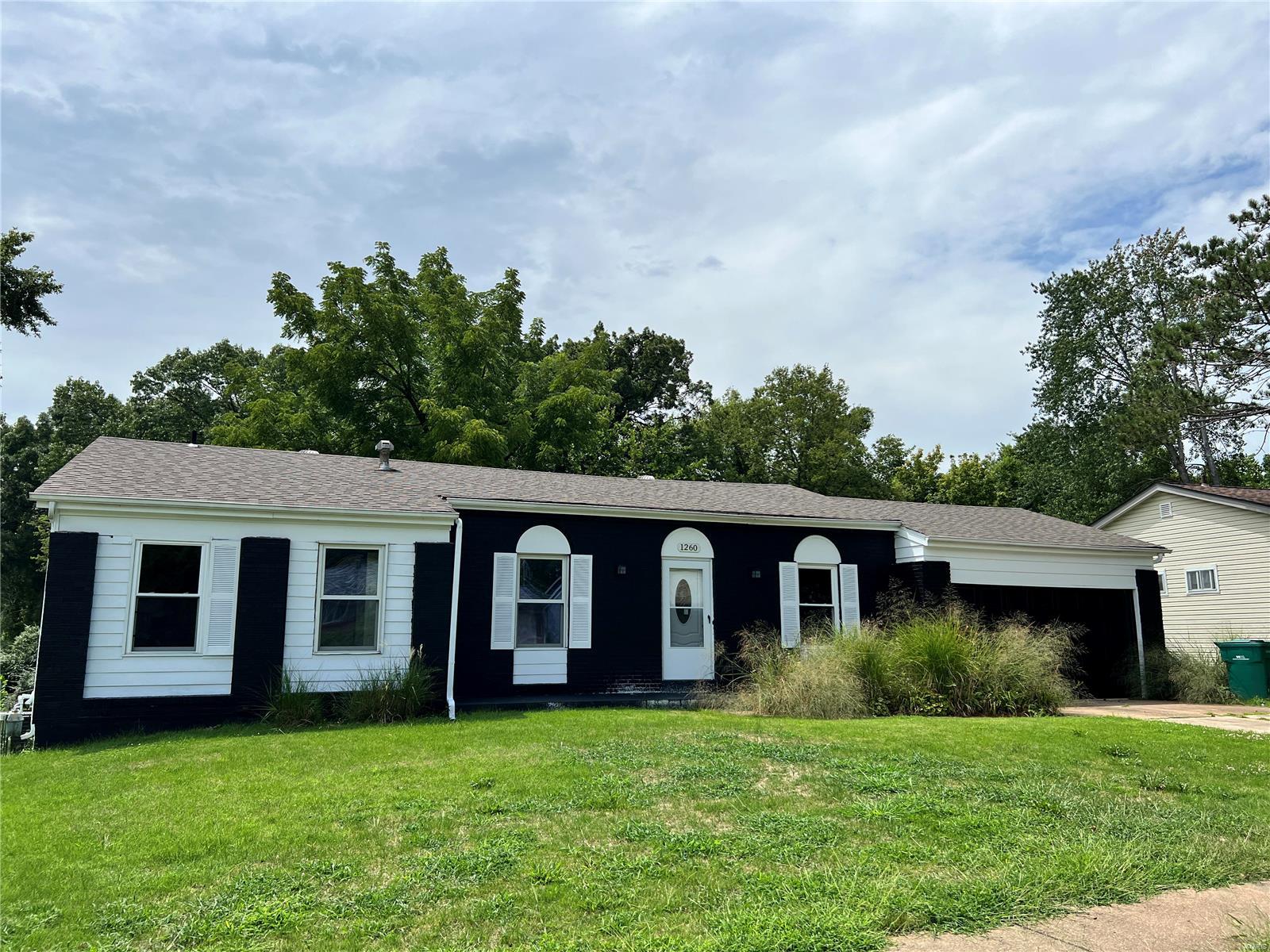 Huntsman Dr, Saint Louis, MO 63137