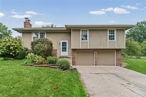 10517 N Mcgee St, Kansas City, MO, 64155-1631 | Card Image