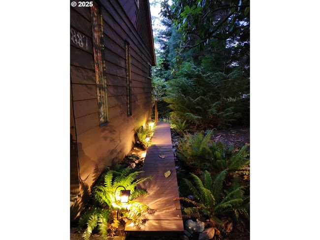 887 6 Th St, House other with 5 bedrooms, 3 bathrooms and 2 parking in Lake Oswego OR | Image 39
