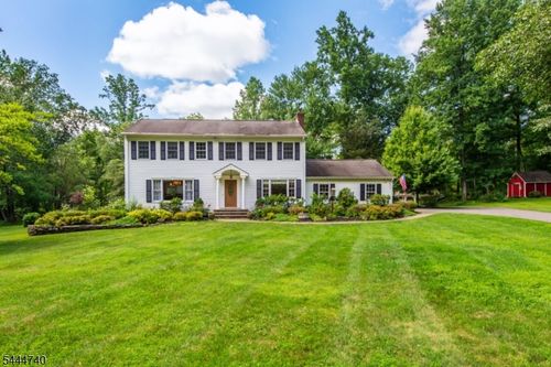 9 Francis Ln, Chester, NJ, 07930-2806 | Card Image