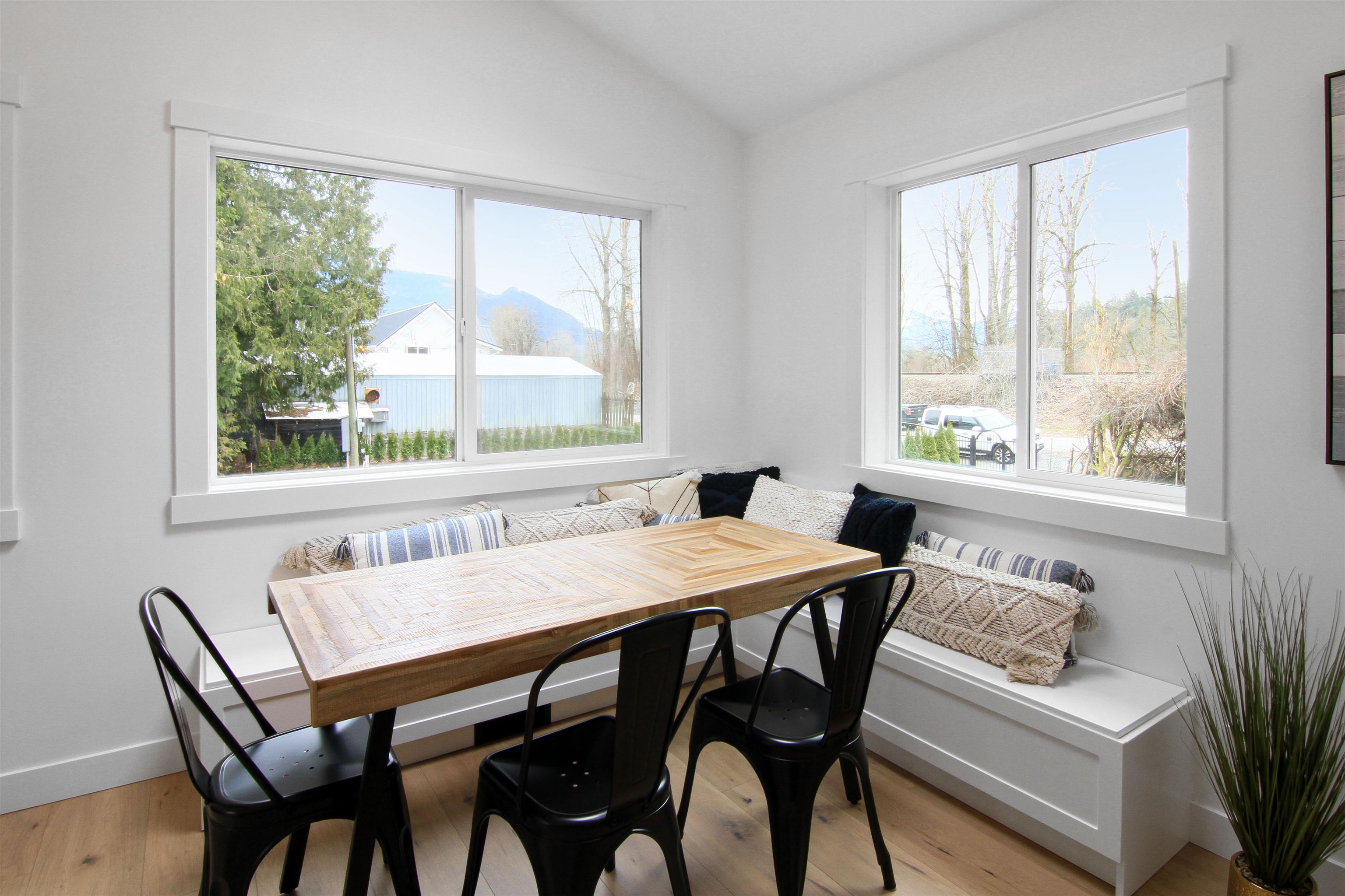155 Kilby Road, House other with 4 bedrooms, 2 bathrooms and 15 parking in Harrison Mills BC | Image 6