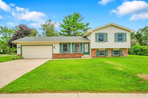 5675 Mayapple Dr, Loves Park, IL, 61111-4316 | Card Image