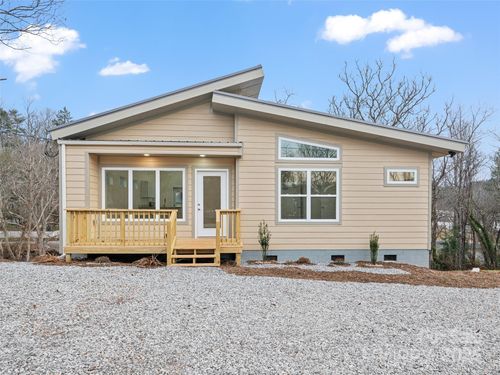 48 Phillips Ln, Spruce Pine, NC, 28777-2640 | Card Image