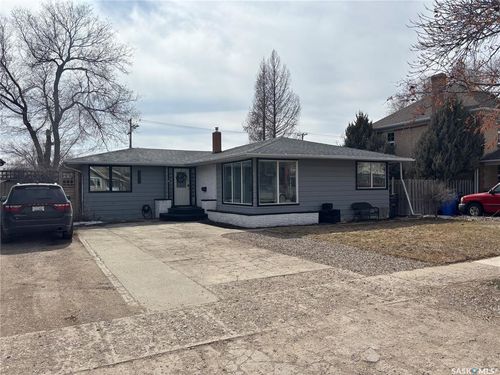 1414 2nd Street, Estevan, SK, S4A0M6 | Card Image