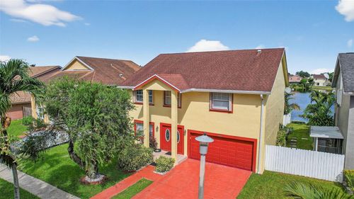 1001 Sw 100th Ter, Pembroke Pines, FL, 33025-3619 | Card Image