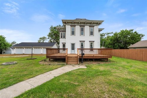 925 Reed St, Grinnell, IA, 50112-1868 | Card Image