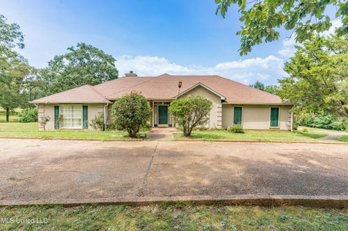 100 Green Oak Cv, Clinton, MS, 39056-9329 | Card Image