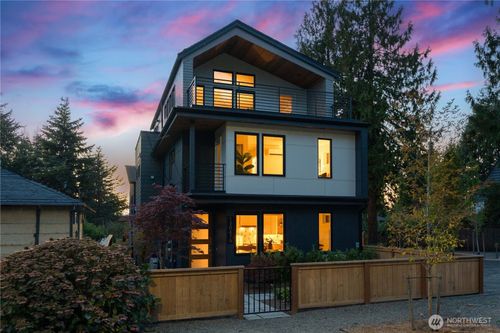 a-13047 39th Ave Ne, Seattle, WA, 98125-4613 | Card Image