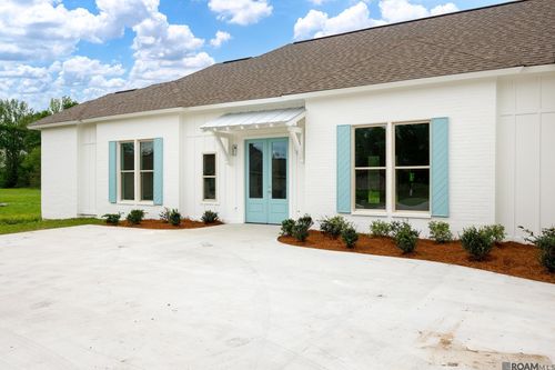 1033 W Worthy St, Gonzales, LA, 70737-5208 | Card Image
