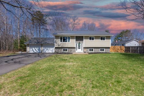 1053 Oak Avenue, Greenwood, NS, B0P1R0 | Card Image