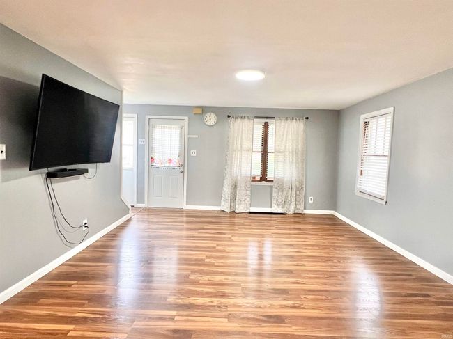 83 9 Th St, House other with 3 bedrooms, 2 bathrooms and null parking in Logansport IN | Image 4