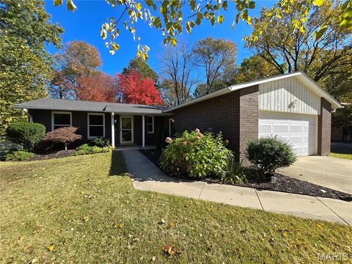 58 Eastmoor Dr, Wood River, IL, 62095-4001 | Card Image