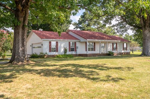 775 2nd Ave S, Loretto, TN, 38469-2211 | Card Image