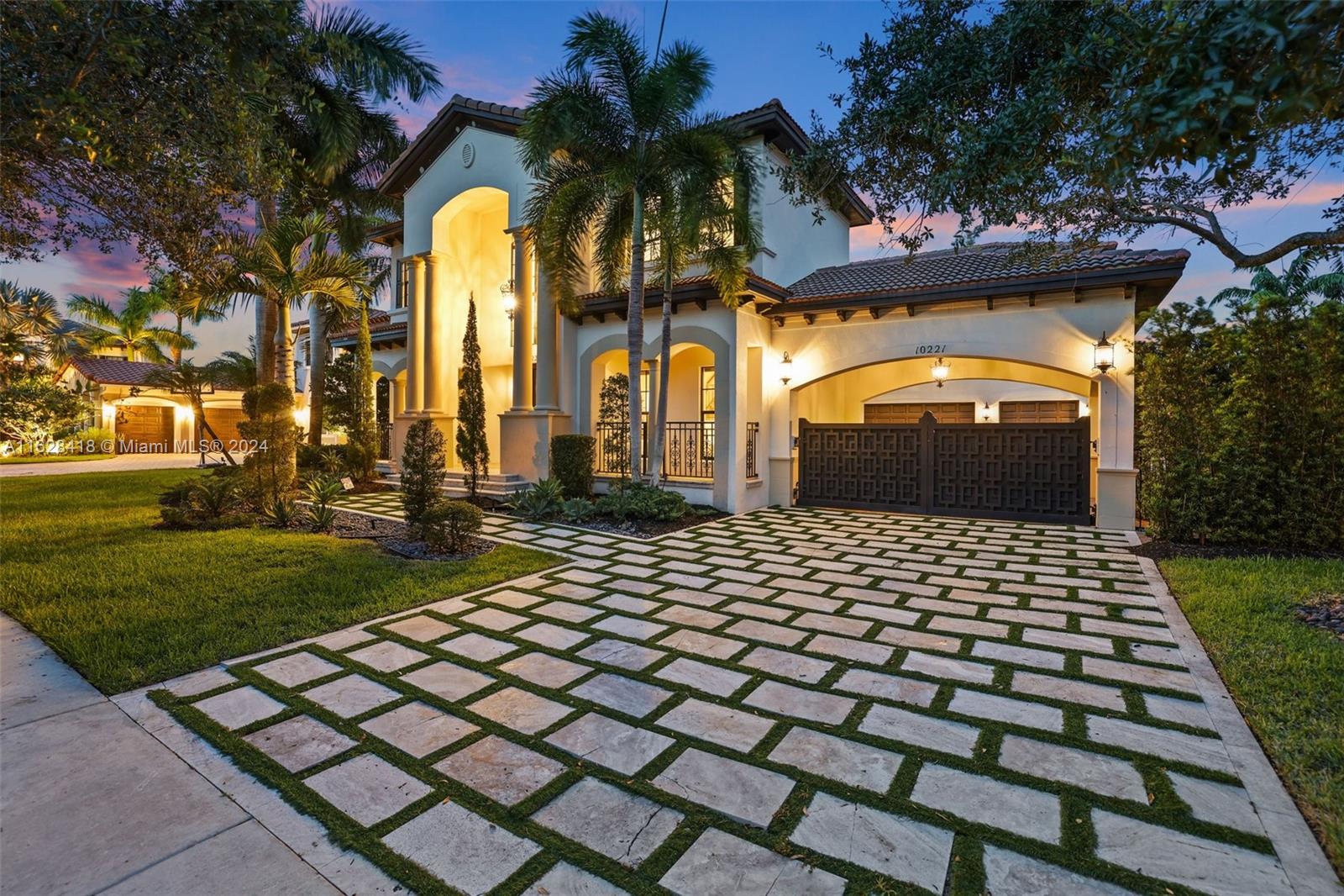 Majestic Trl, Parkland, FL 33076