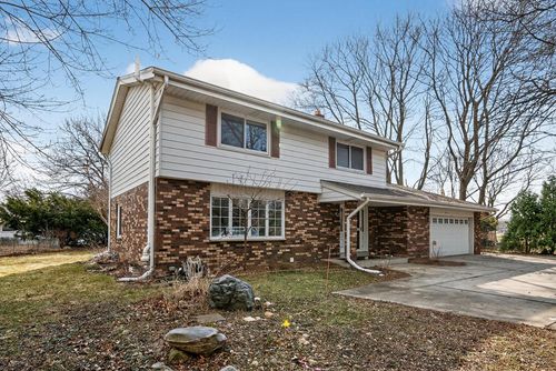 6950 N Green Bay Avenue, GLENDALE, WI, 53209 | Card Image