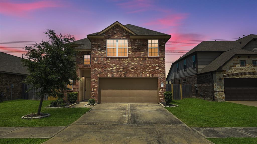 Falling Brook Dr, Baytown, TX 77521