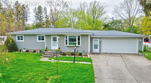6437 Oriole Dr, Flint, MI, 48506-1722 | Card Image
