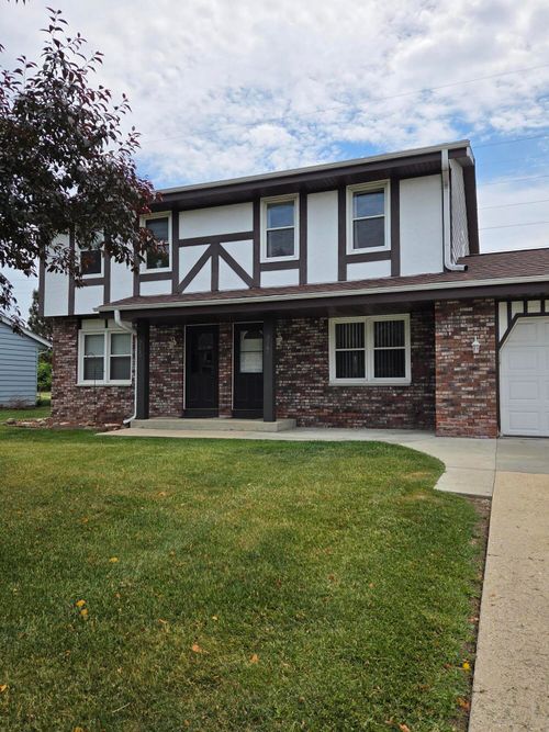 9145 W Allerton Ave, Greenfield, WI, 53228 | Card Image