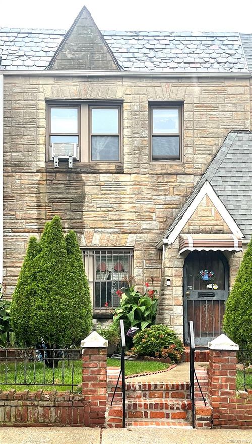 3006 90th St, New York, NY, 11369 | Card Image