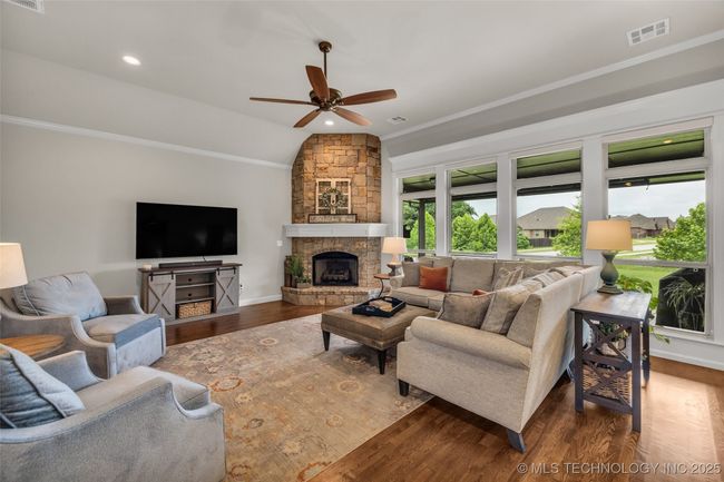 6808 S Chestnut Ave, House other with 4 bedrooms, 3 bathrooms and null parking in Broken Arrow OK | Image 9
