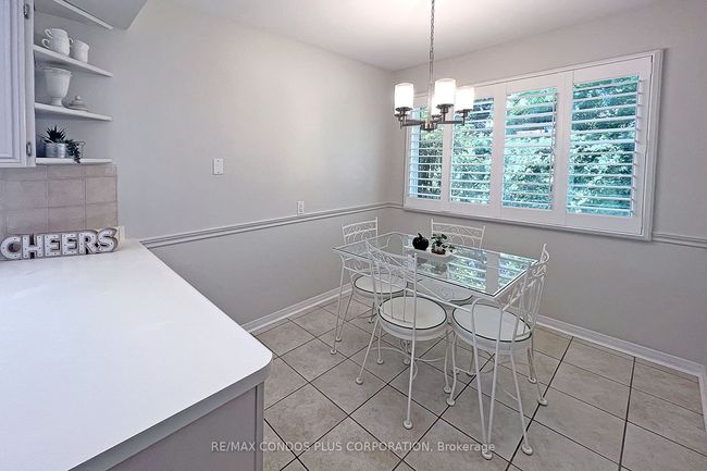 1681 Medallion Crt, House other with 5 bedrooms, 3 bathrooms and 4 parking in Mississauga ON | Image 14
