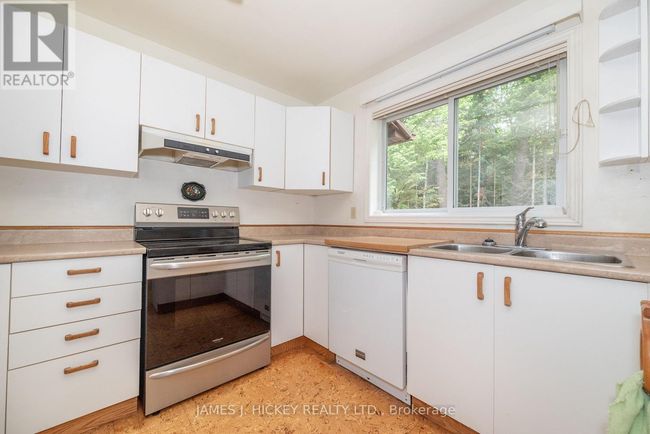 11 Banting Dr, House other with 4 bedrooms, 2 bathrooms and 5 parking in Deep River ON | Image 9