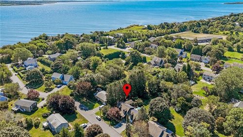 71 Mohawk Dr, Portsmouth, RI, 02871-5106 | Card Image