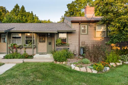 2655 Whitewood St, Ann Arbor, MI, 48104-5363 | Card Image