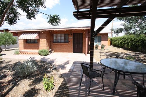 3002 N Dickson Dr, Tucson, AZ, 85716-1722 | Card Image