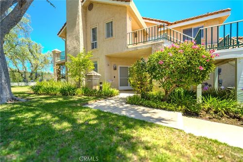 d-405 Huyler Ln, Simi Valley, CA, 93065-6746 | Card Image