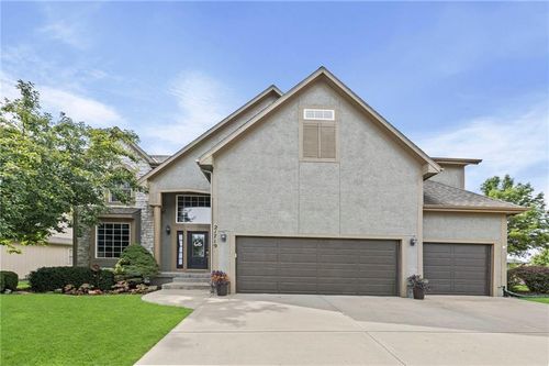 21719 W 99th Ter, Lenexa, KS, 66220-4017 | Card Image