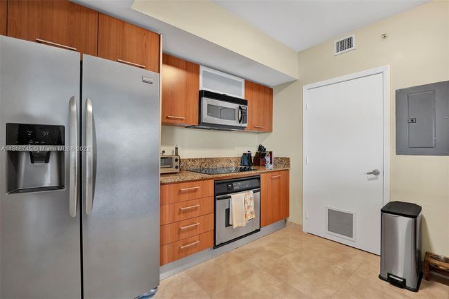 APT-2109 - 9055 Sw 73 Rd Ct, Condo with 3 bedrooms, 2 bathrooms and null parking in Pinecrest FL | Image 11