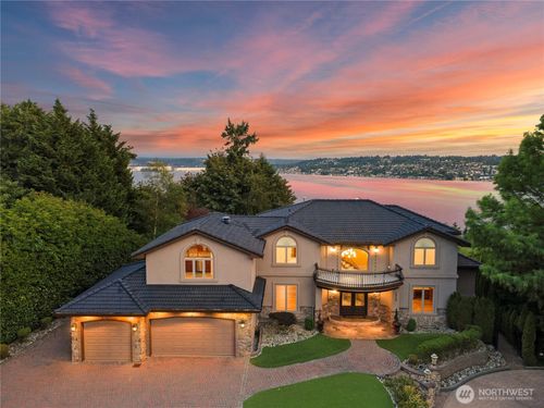 7909 78th Ave Se, Mercer Island, WA, 98040-5566 | Card Image