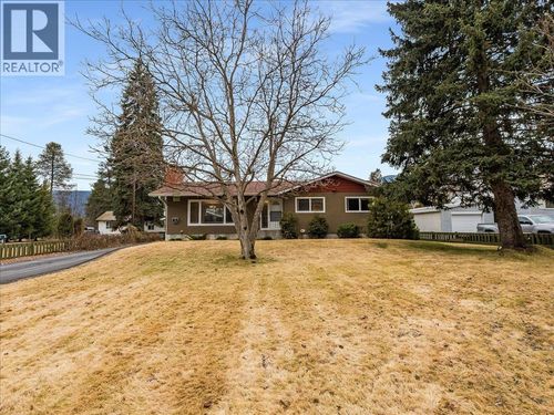 130 100 St, Castlegar, BC, V1N3C5 | Card Image