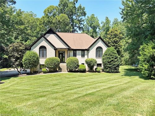 4010 Waldenbrook Rd, Greensboro, NC, 27407-7740 | Card Image