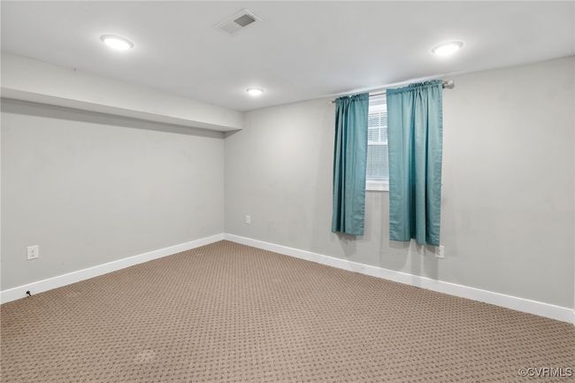 Basement bedroom | Image 35