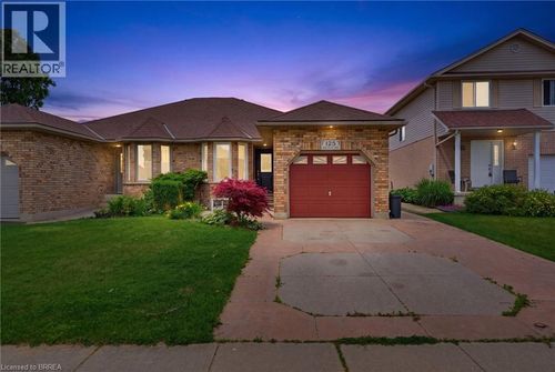 125 Whitlaw Way, Paris, ON, N3L4C9 | Card Image