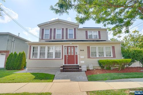 566 2nd St, Carlstadt, NJ, 07072-1531 | Card Image