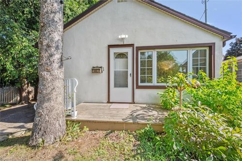 321 Vine St, Cambridge, ON, N3H2Y5 | Card Image