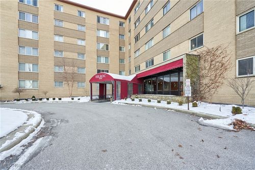 18501 Hilliard Blvd, Rocky River, OH, 44116-2963 | Card Image