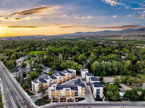 2044 S Mackinnon Ln, Boise, ID, 83706-4407 | Card Image