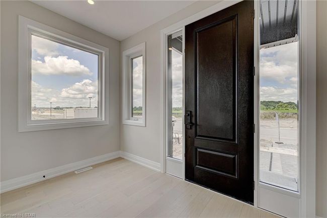 6477 Royal Magnolia Ave, House other with 3 bedrooms, 2 bathrooms and 2 parking in London ON | Image 6