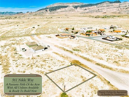 561 Nikki Way, Pahrump, NV, 89060-1013 | Card Image