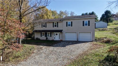 4244 Murray Rd Nw, Dover, OH, 44622-7757 | Card Image